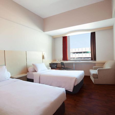 Ibis Mangga Dua Jacarta Exterior foto
