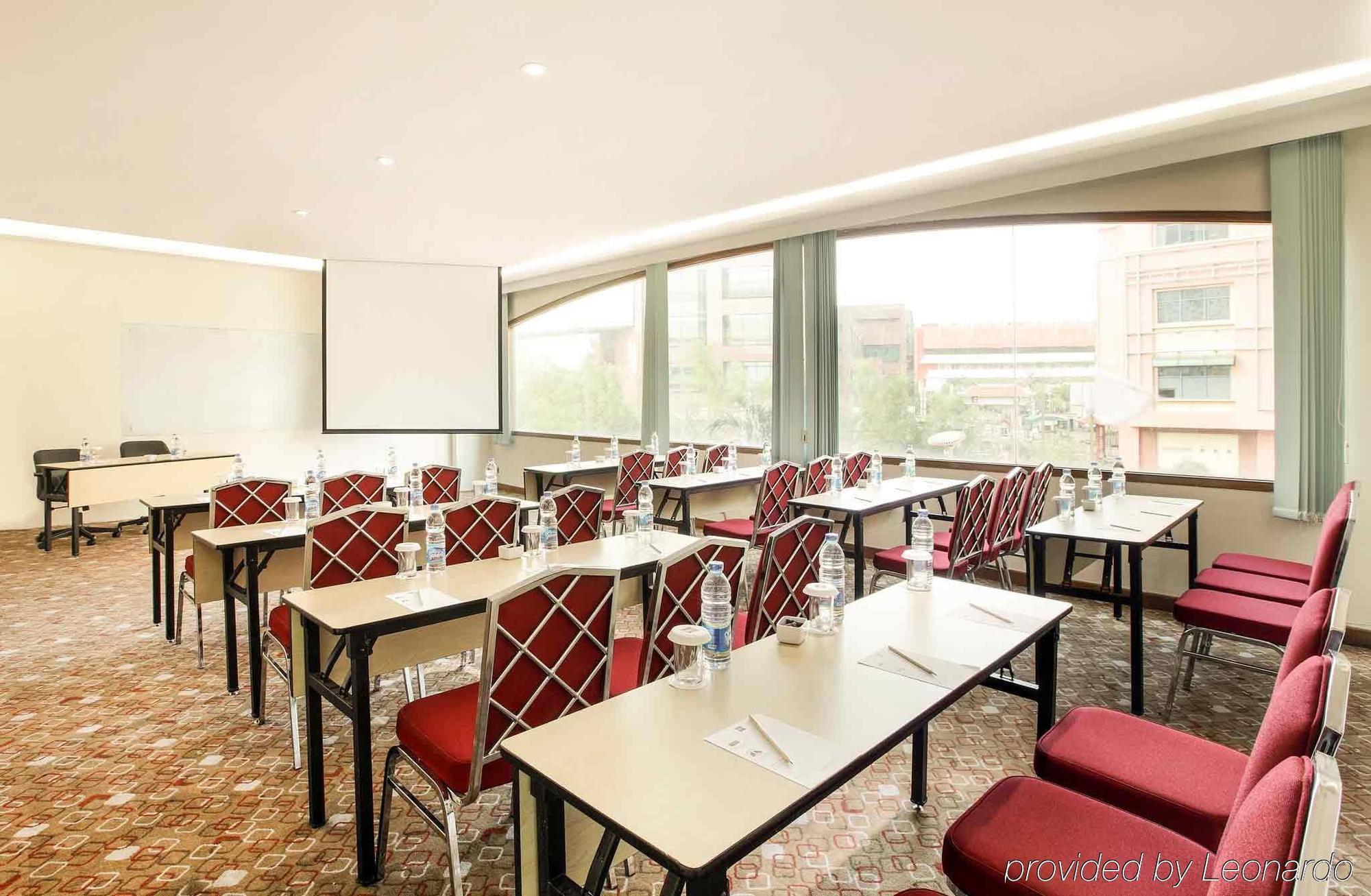 Ibis Mangga Dua Jacarta Exterior foto