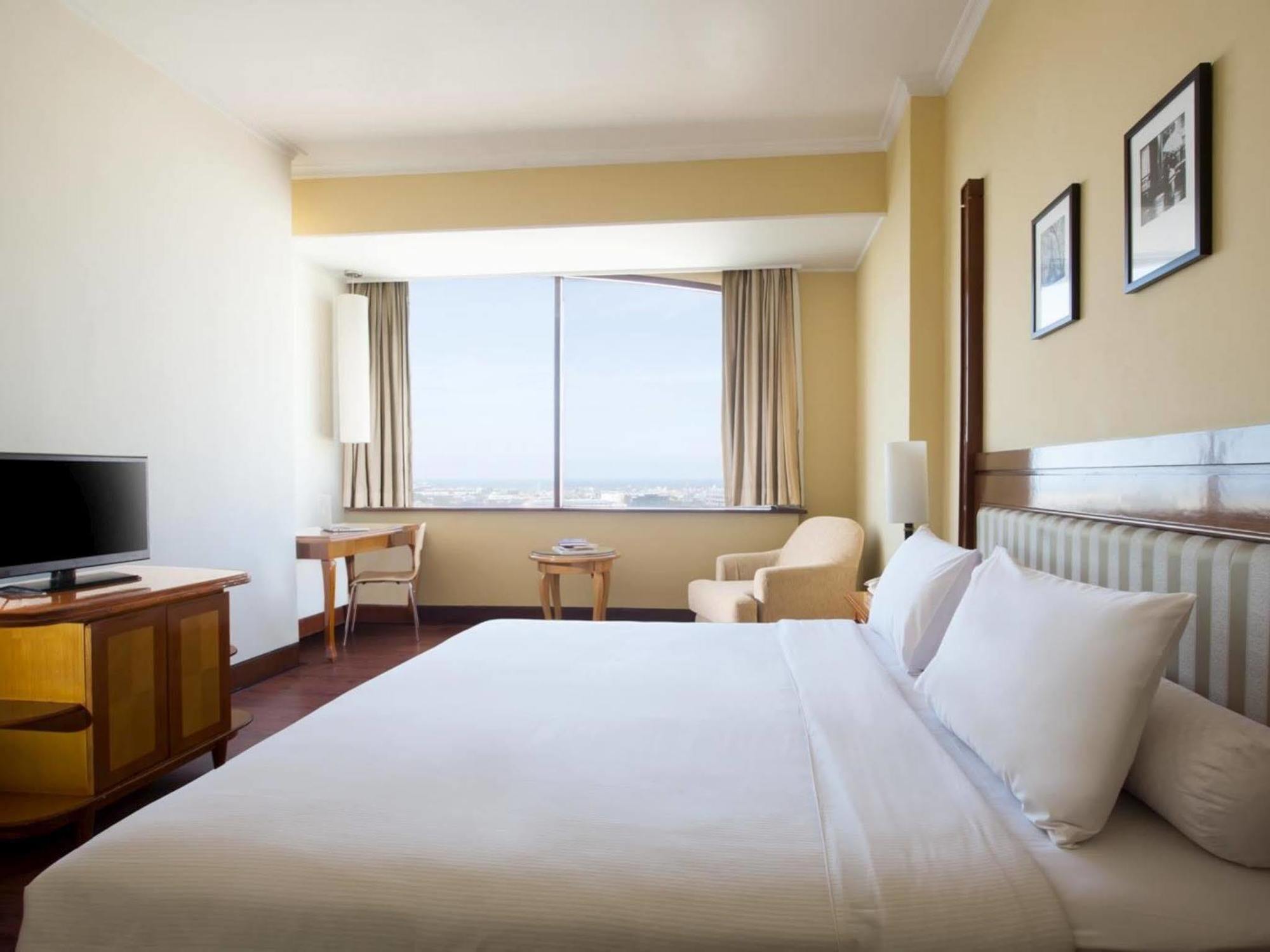 Ibis Mangga Dua Jacarta Exterior foto