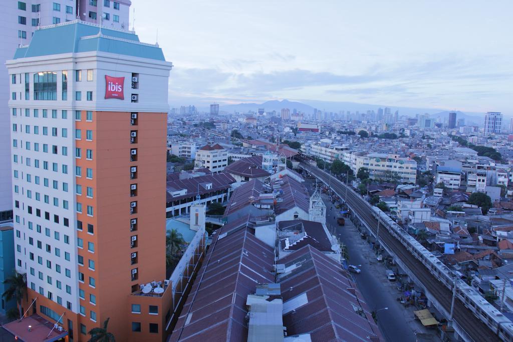 Ibis Mangga Dua Jacarta Exterior foto